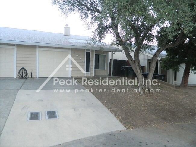 Primary Photo - Very nice Citrus Heights 2bd/2ba Duplex wi...