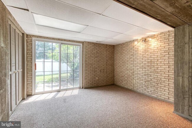 Building Photo - 3429 Saluda Rd