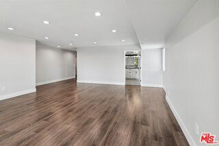 Building Photo - 819 E La Palma Dr