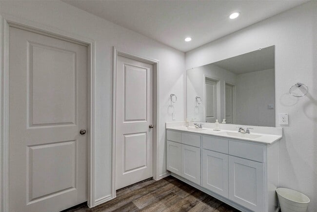 Building Photo - 31426 Yatesbury Ln