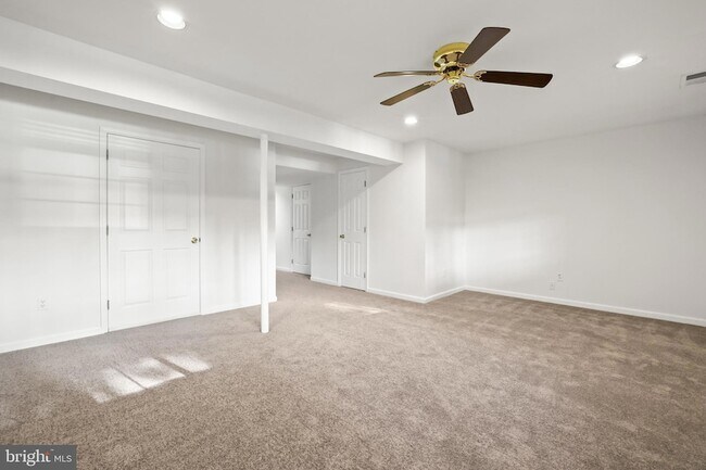 Building Photo - 2916 Bridgehampton Ct