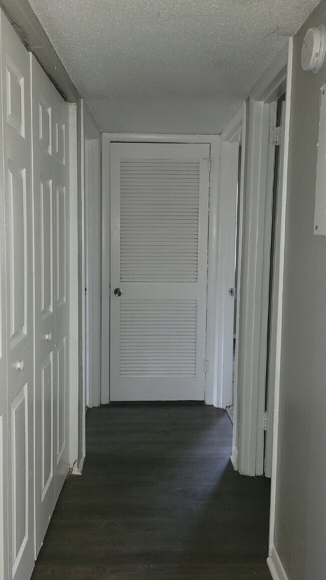 Building Photo - 906 Candlewood Dr NW