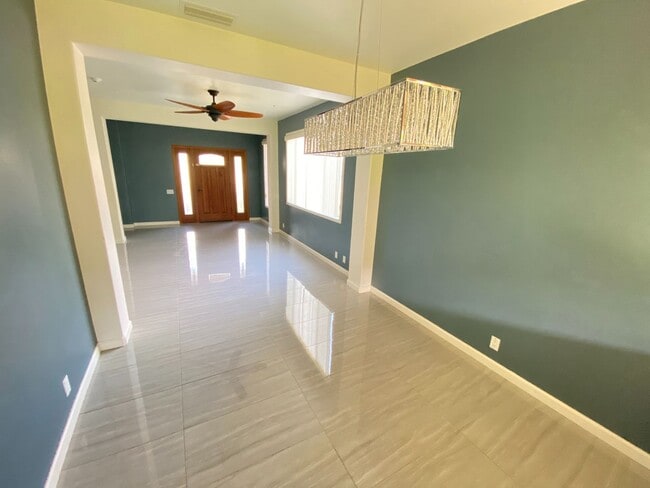 Building Photo - Wide Open Spaces – Renovated 5-Bedroom Hom...