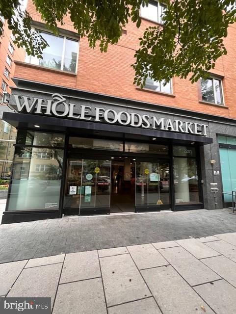 Building Photo - 2420 I St NW