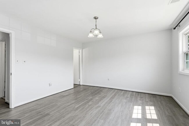 Building Photo - 9178 Laurelwood Ct