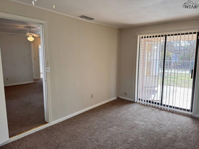 Building Photo - 2907 Moffett Ave