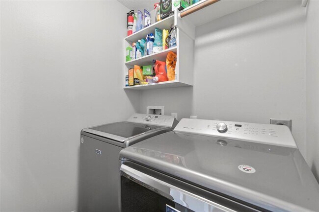 Building Photo - 1110 Enclave Square W