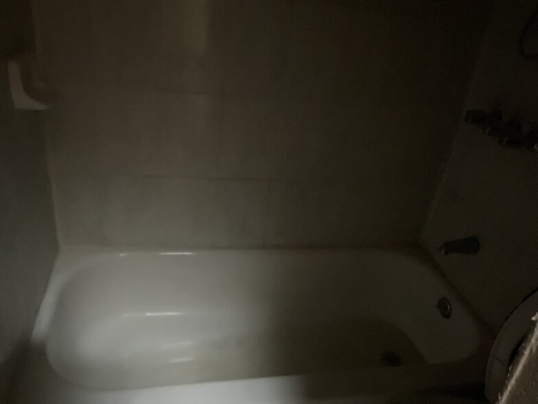 Building Photo - 179 Hart St