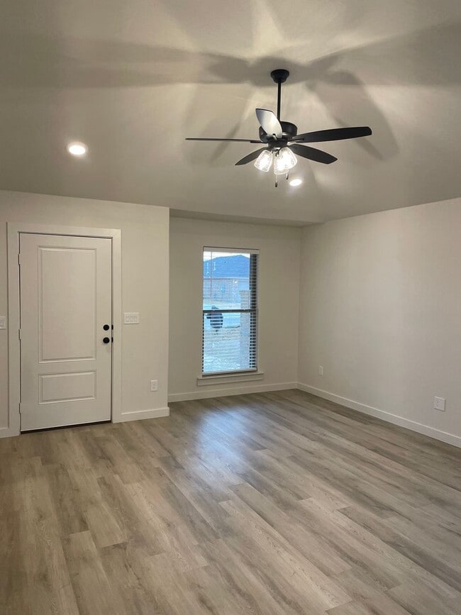 Building Photo - NEW 2026 Buld in Hometead 3/2/2