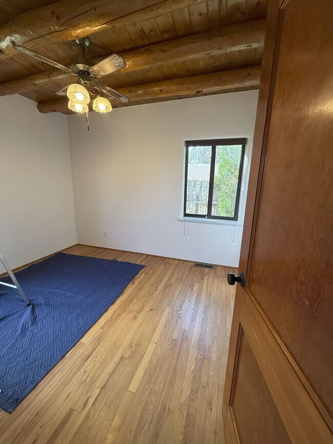 Building Photo - 1361 Santa Rosa Dr