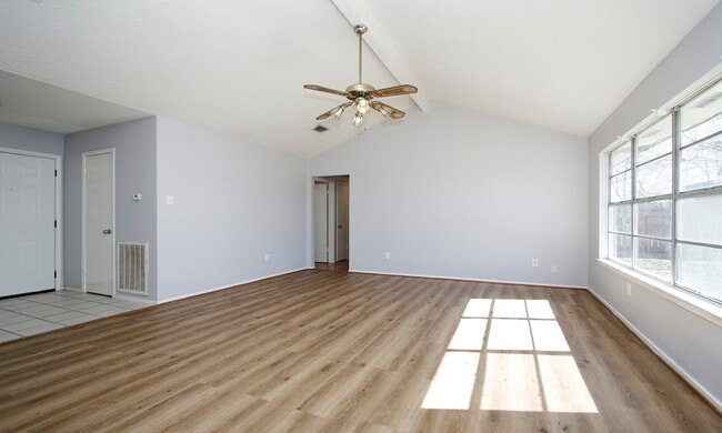 Building Photo - 14239 Montaigne Dr