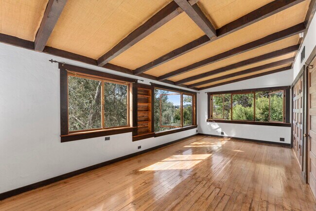 Building Photo - 1409 Avon Park Ter