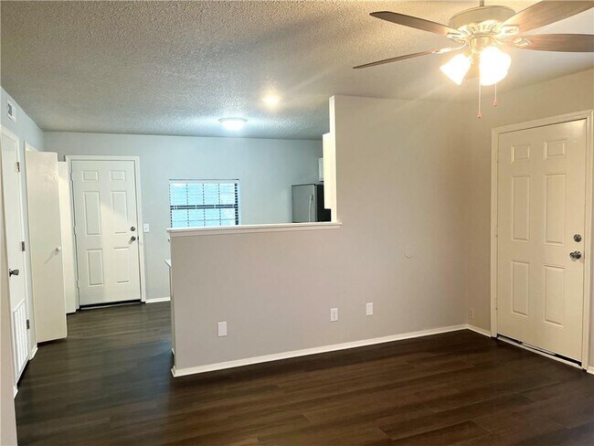 Building Photo - 428 SE G St