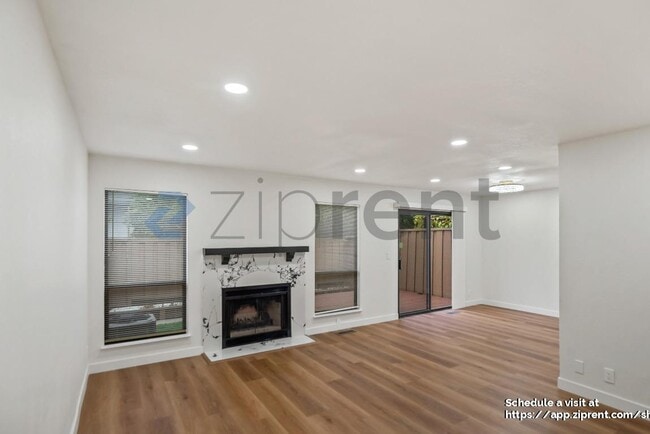 Building Photo - 1260 Sierra Village Pl