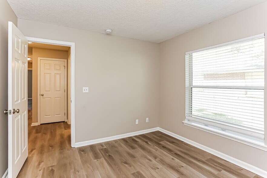 Building Photo - 5060 Cape Elizabeth Ct W