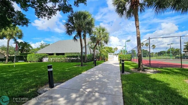 Building Photo - 16171 Blatt Blvd