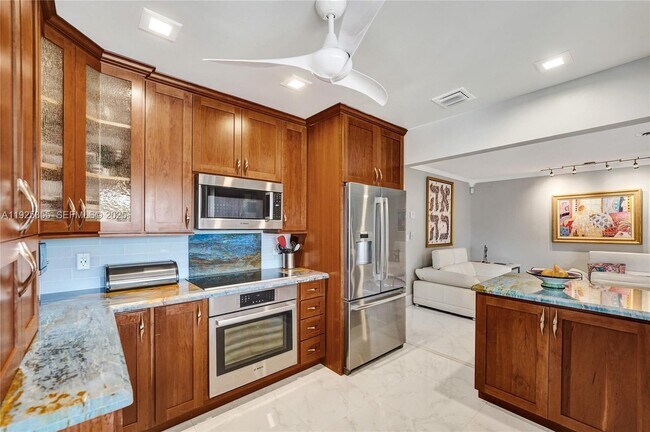 Building Photo - 4060 NE 26th Ave