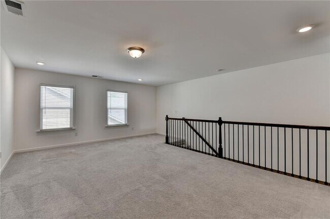 Building Photo - 5650 Bergeson Wy