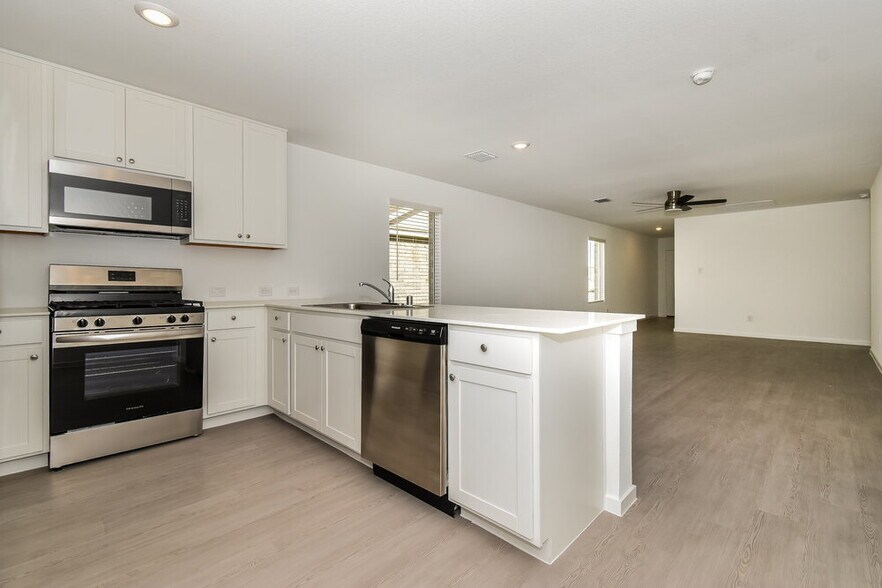 Building Photo - 1723 Crossbill St