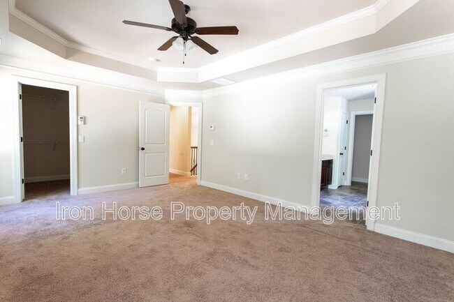 Building Photo - 232 Towns Walk Dr