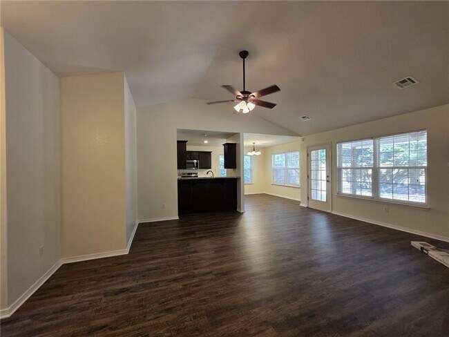Building Photo - 2 Sidebottom Cir