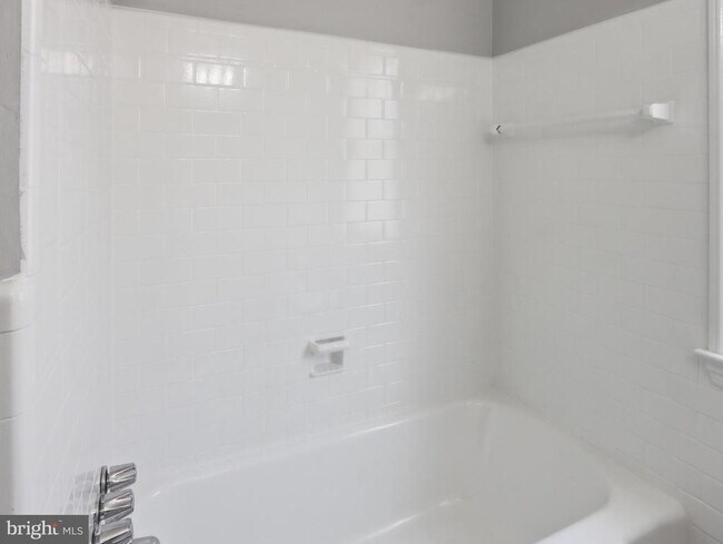 Building Photo - 5112 Crosswood Ave