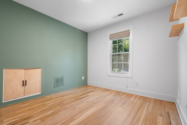 Building Photo - 1205 Evergreen St