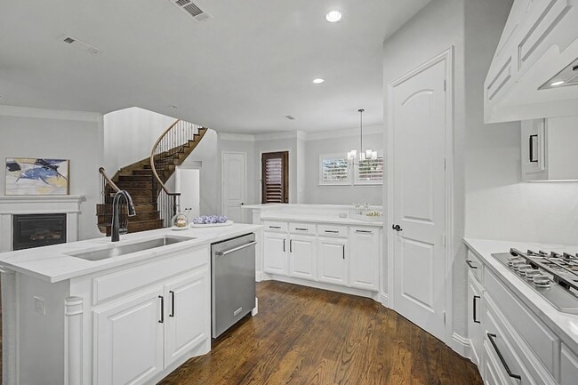 Building Photo - 100 Prewit St