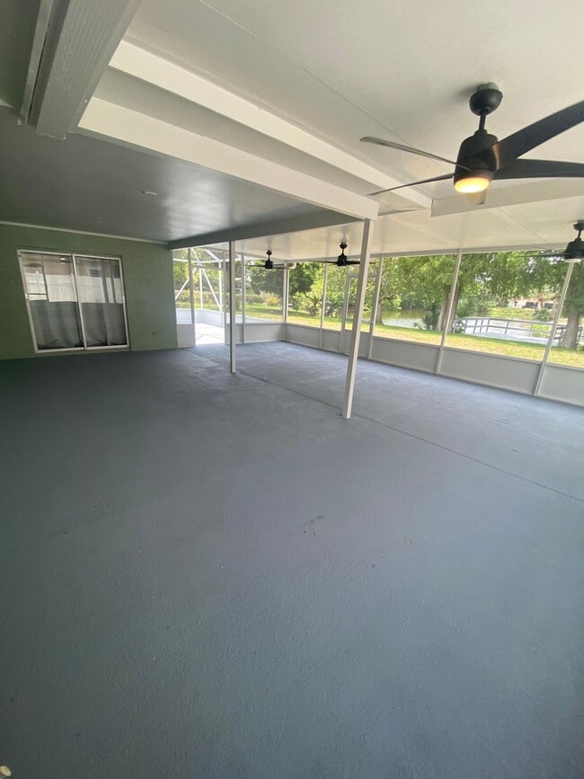 Building Photo - 1317 Willow Rd
