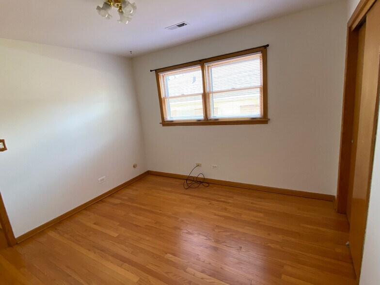 Building Photo - 2054 Parkside Dr