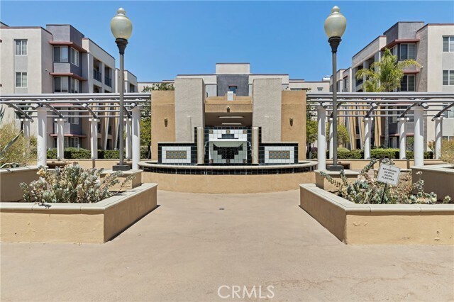 Building Photo - 360 W Ave 26