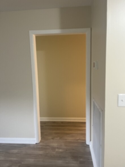 Building Photo - 104 Tuckahoe Square E