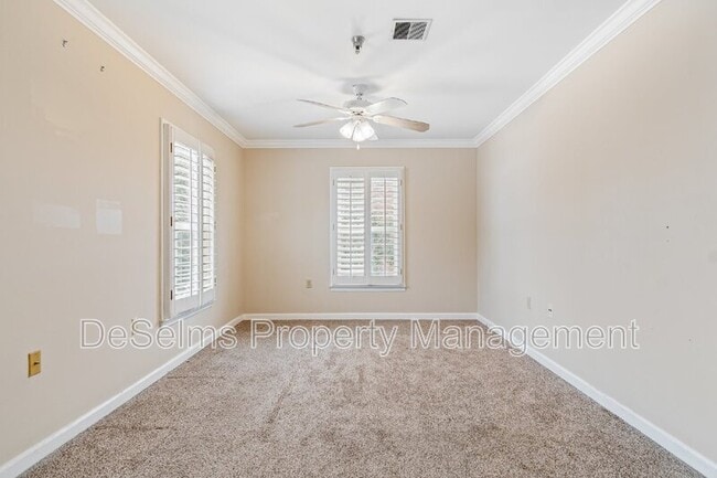 Building Photo - 5025 Hillsboro Pike