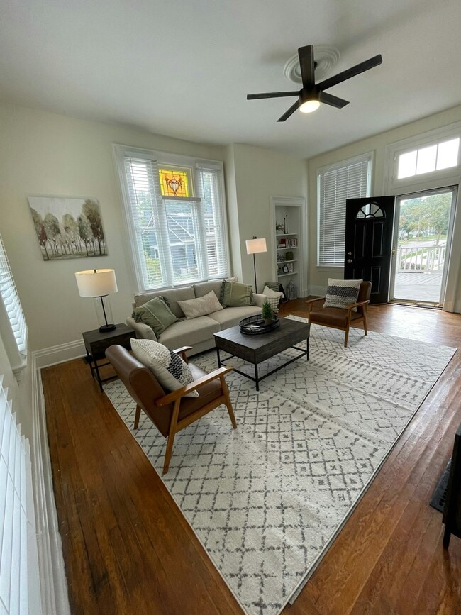 Building Photo - 3729 Maple Park Ave