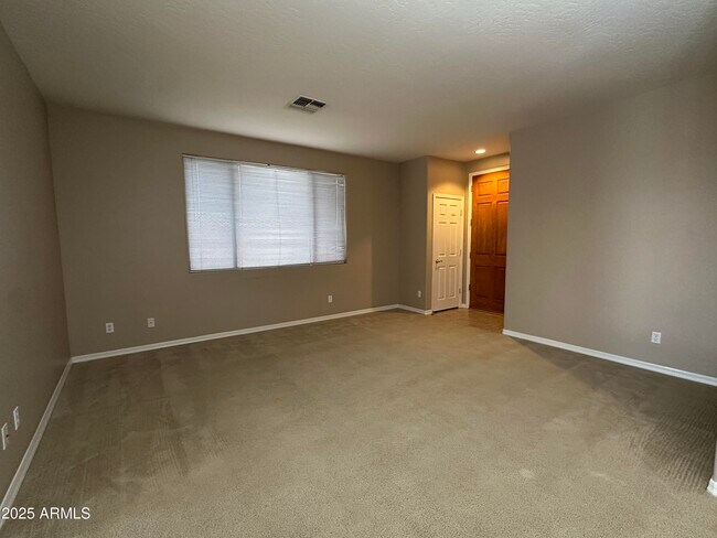 Building Photo - 14451 W Weldon Ave