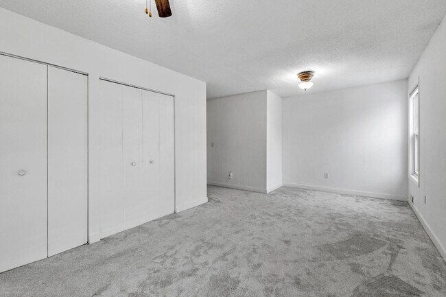 Building Photo - 232 3rd Ave NE