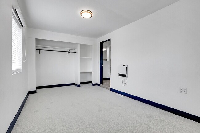 Building Photo - $2,850 - 3 Bed, 2 Bath Updated Home in Den...