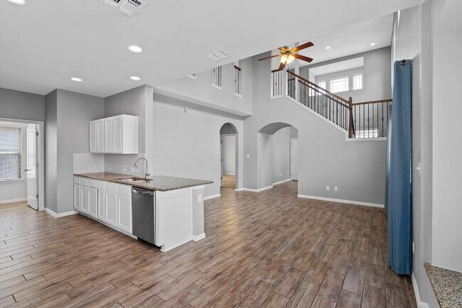 Building Photo - 607 Stampede Rd