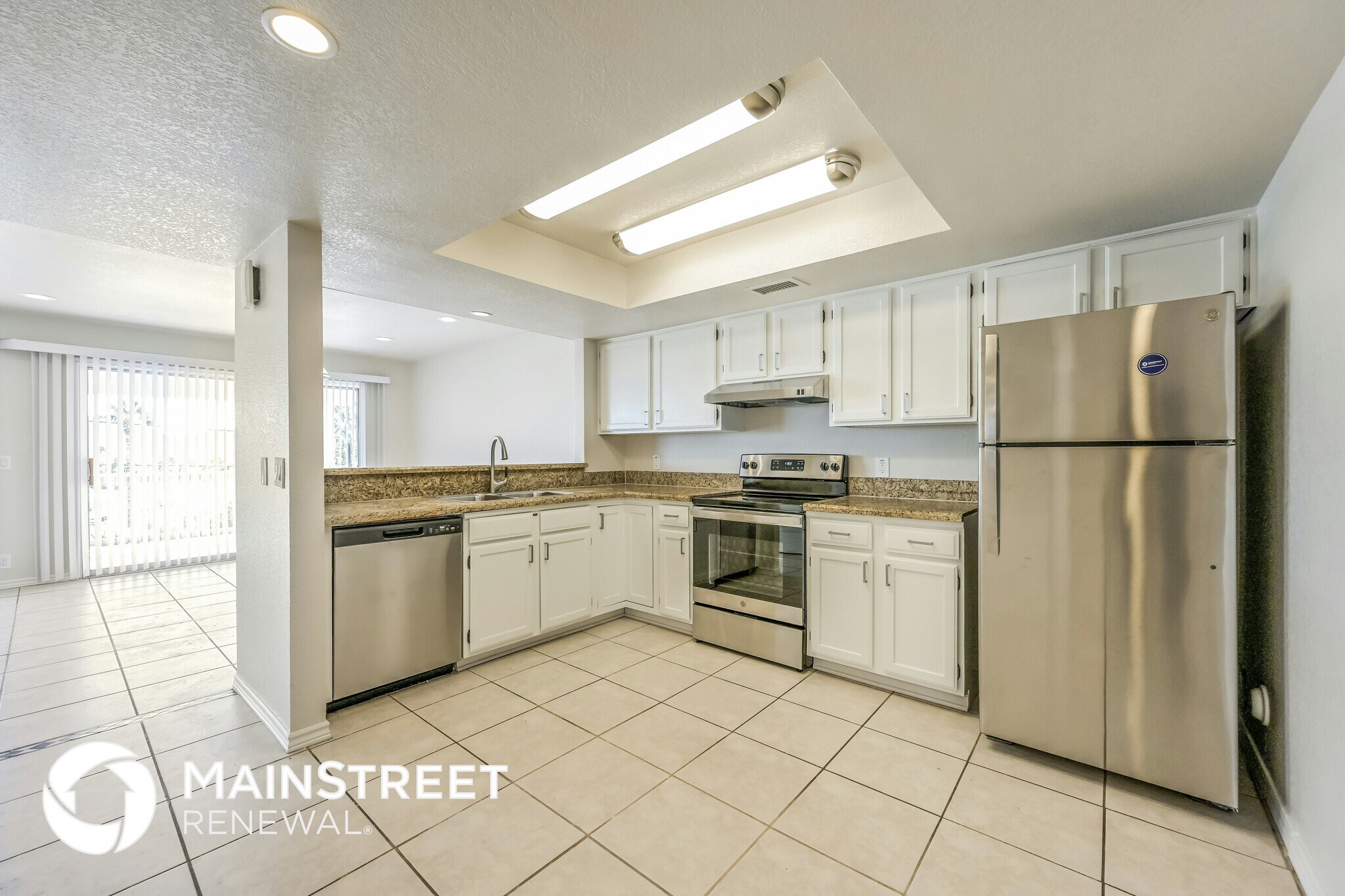 Building Photo - 1611 E Villa Maria Dr