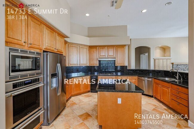 Building Photo - Beautiful 3-Bed/3-bath home in Fountain Hi...