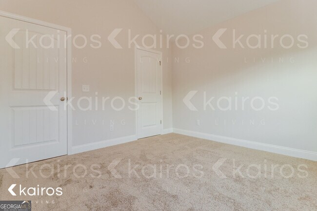 Building Photo - 220 Western Red Cedar Dr