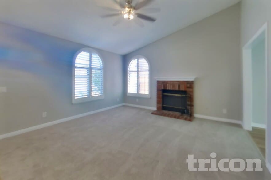 Building Photo - 43257 Echard Ave