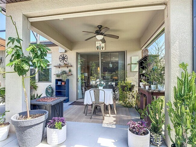 Building Photo - 588 Cantabria Dr