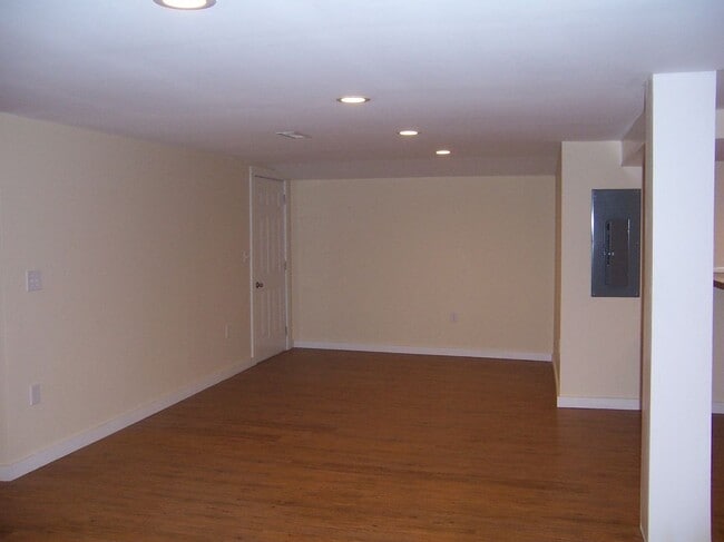 Building Photo - 3886 NH-25