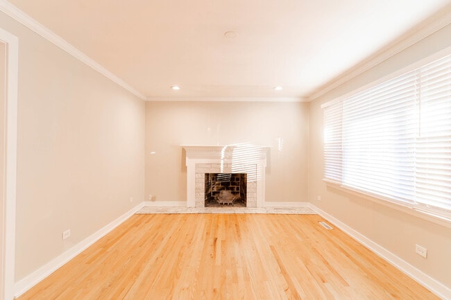 Building Photo - 1392 W 52nd Pl