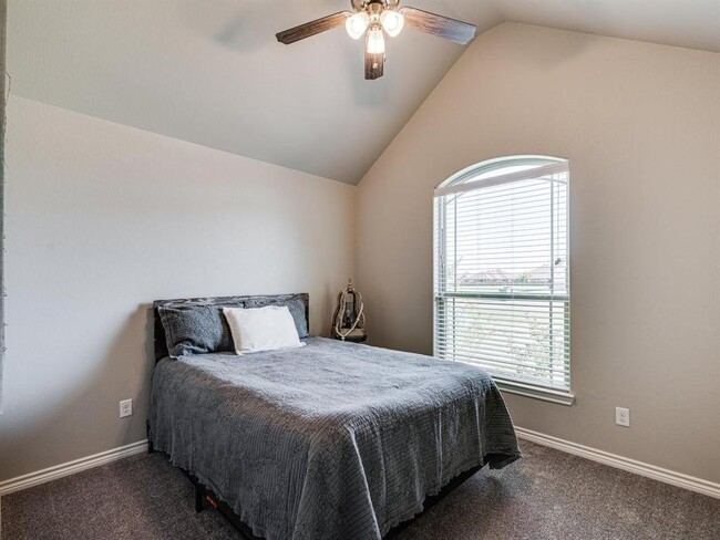 Building Photo - 3308 White Horse Dr