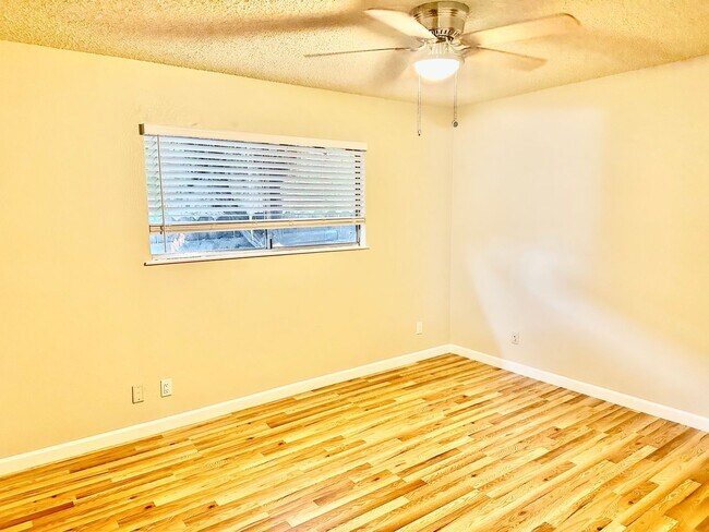 Building Photo - Spacious North Fresno 4/3 with Pool