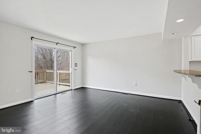 Building Photo - 9473 Clocktower Ln