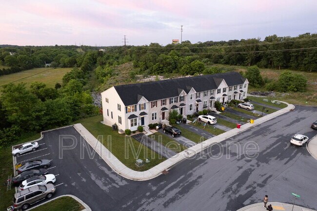 Building Photo - 367 Ontario Dr