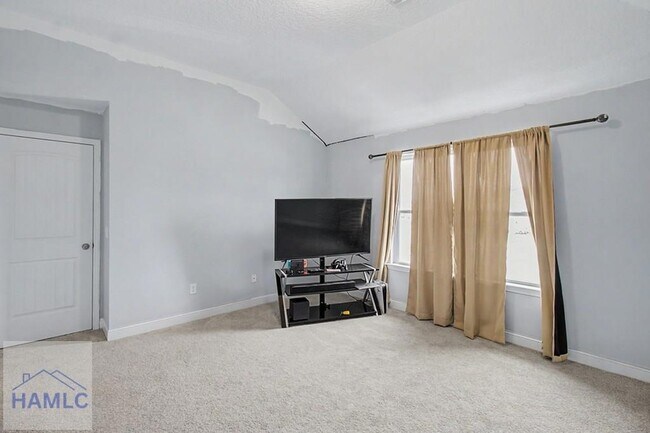 Building Photo - 76 St John's Ct